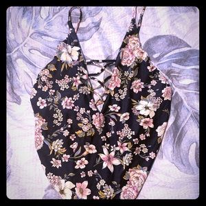 Billabong one piece swim suit 🖤